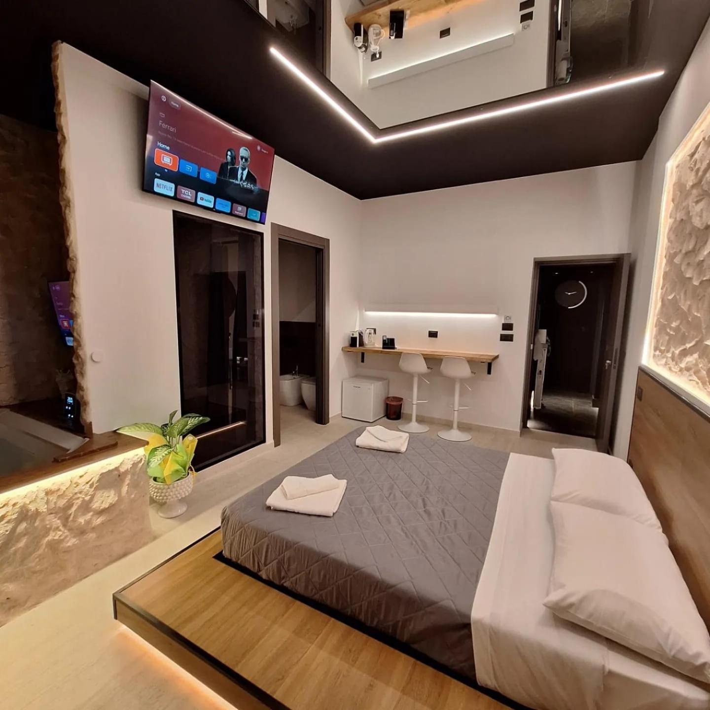 Dark & Light Rooms & Luxury Suites CTA Exterior foto