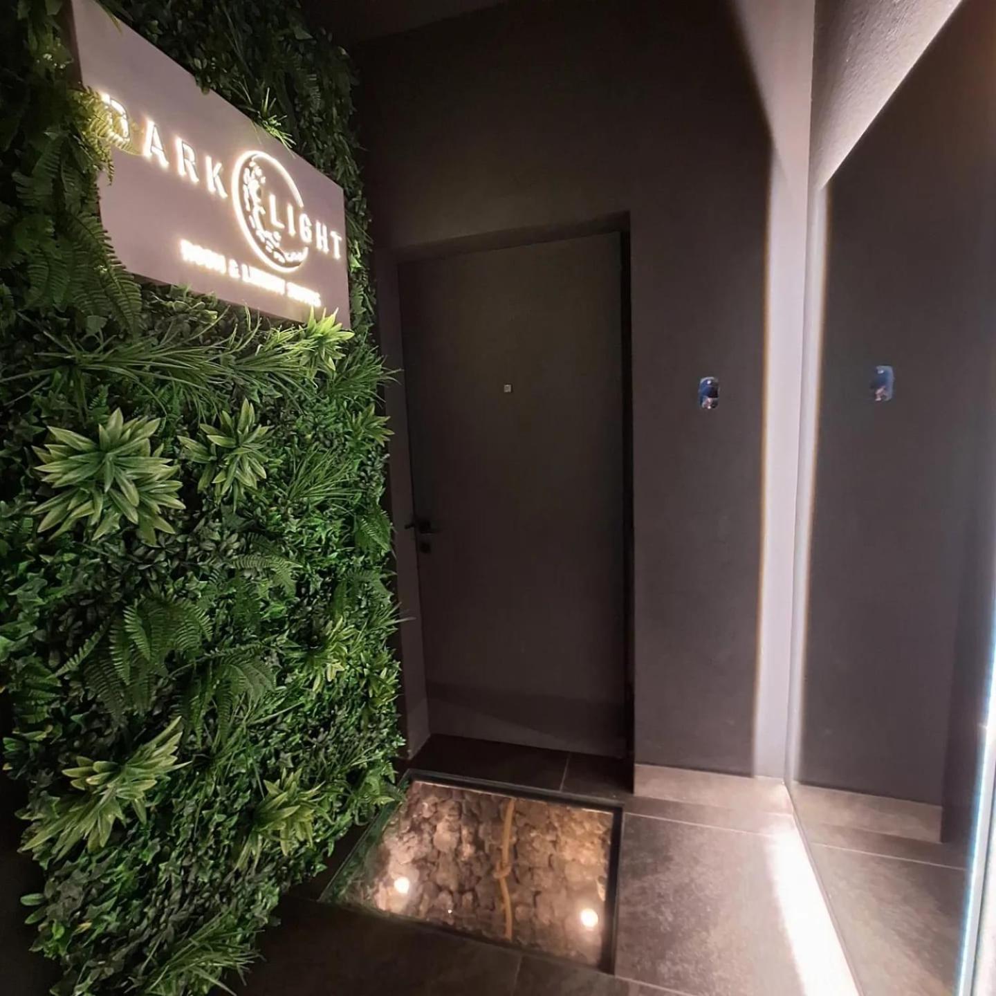 Dark & Light Rooms & Luxury Suites CTA Exterior foto