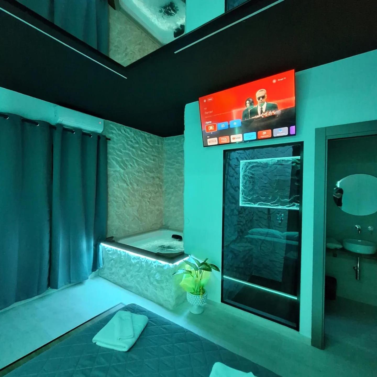 Dark & Light Rooms & Luxury Suites CTA Exterior foto