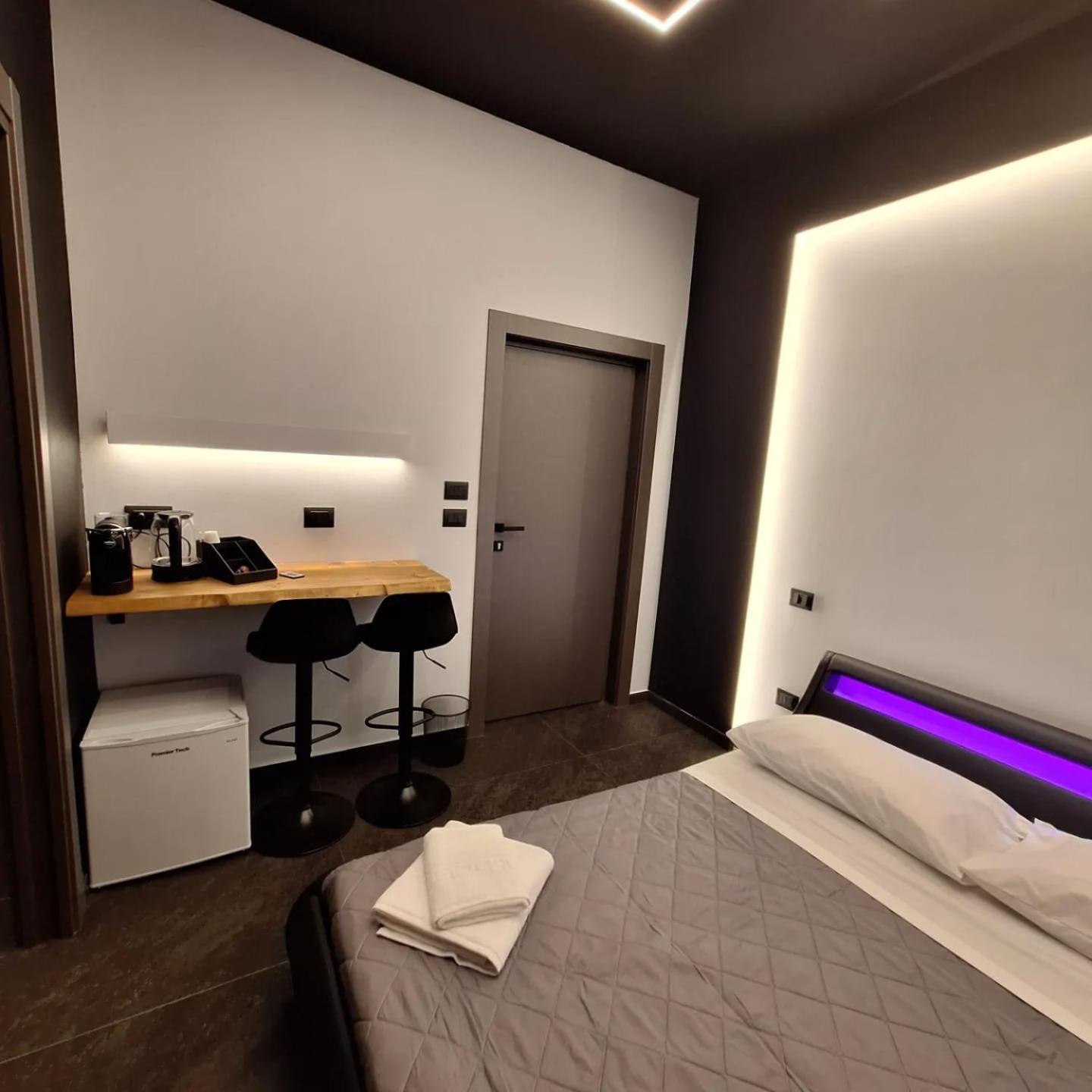 Dark & Light Rooms & Luxury Suites CTA Exterior foto