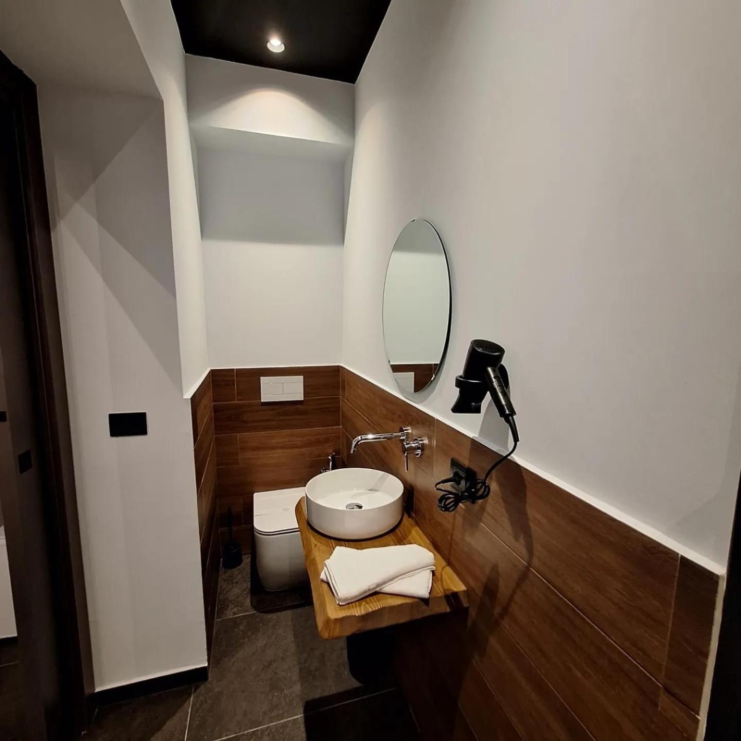 Dark & Light Rooms & Luxury Suites CTA Exterior foto