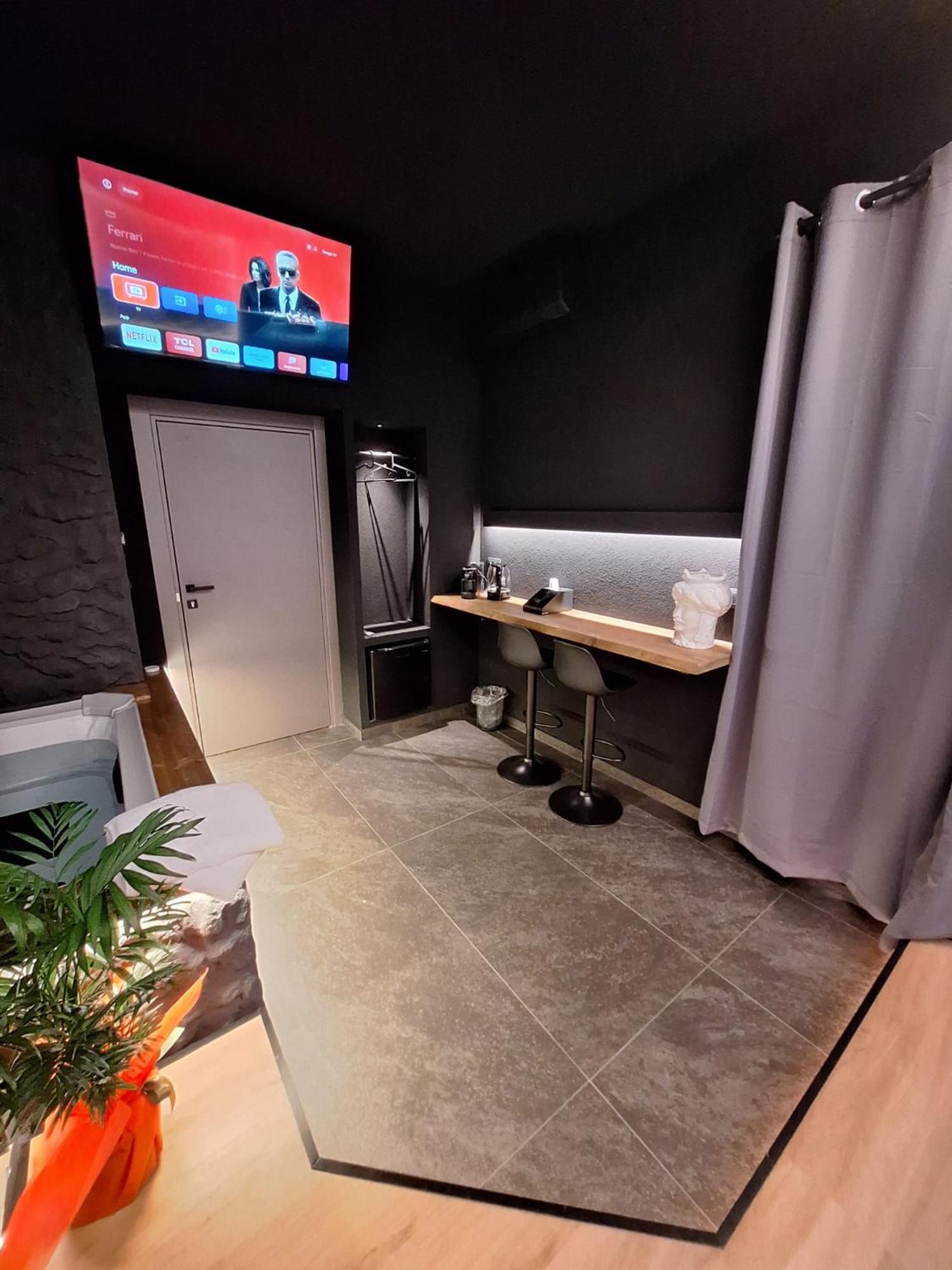 Dark & Light Rooms & Luxury Suites CTA Exterior foto